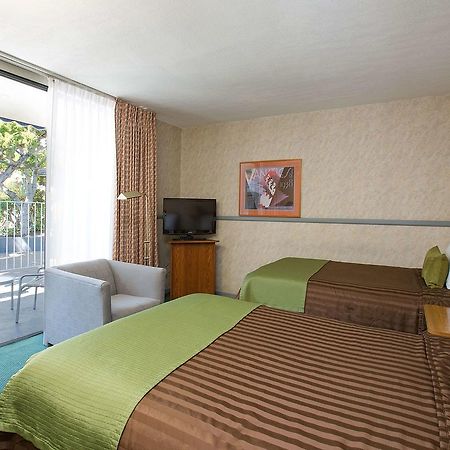 Travelodge Hotel At Lax Los Angeles Eksteriør bilde